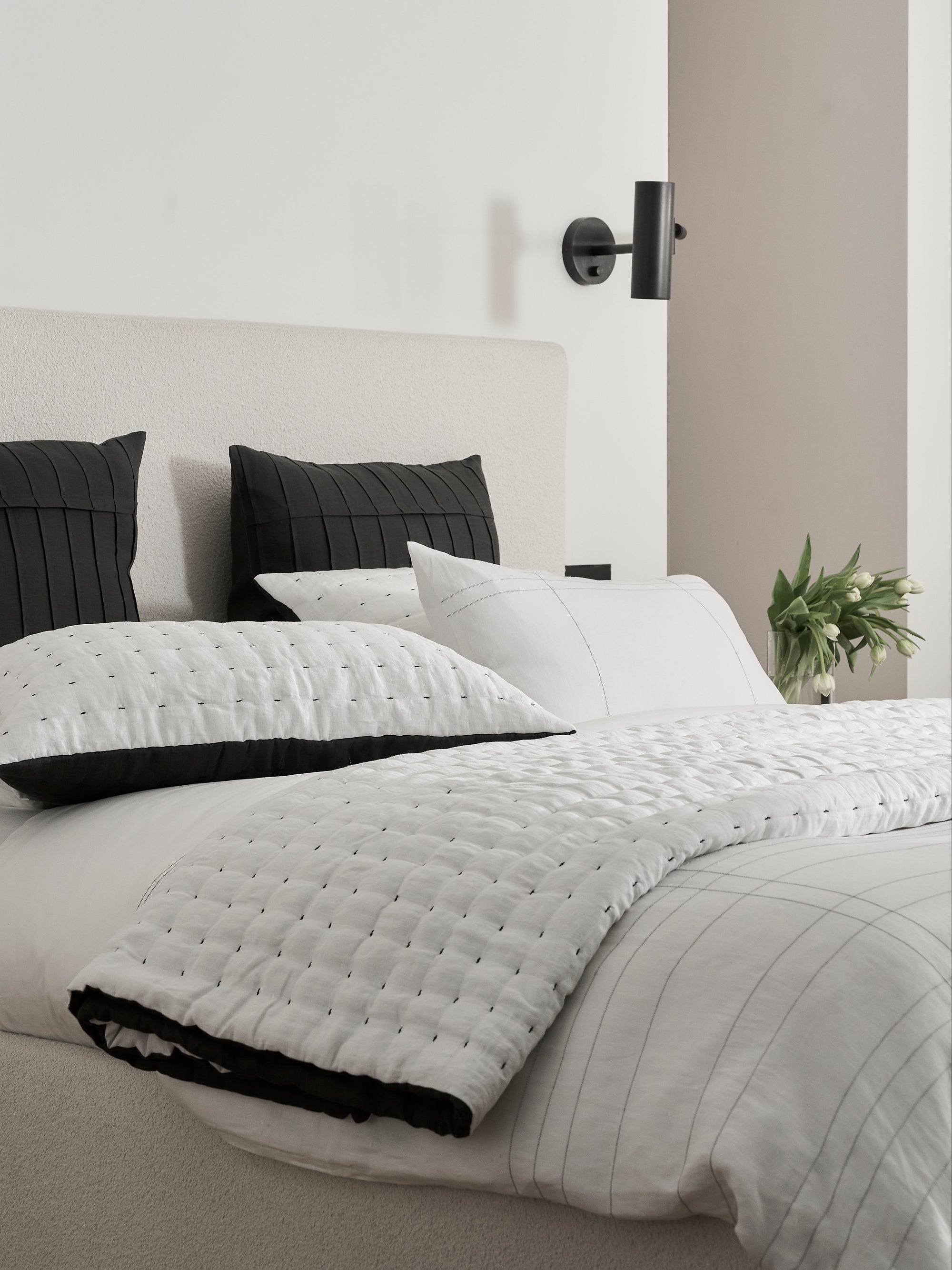 Vera Wang Contrast Bobbin Thread Quilt Cover