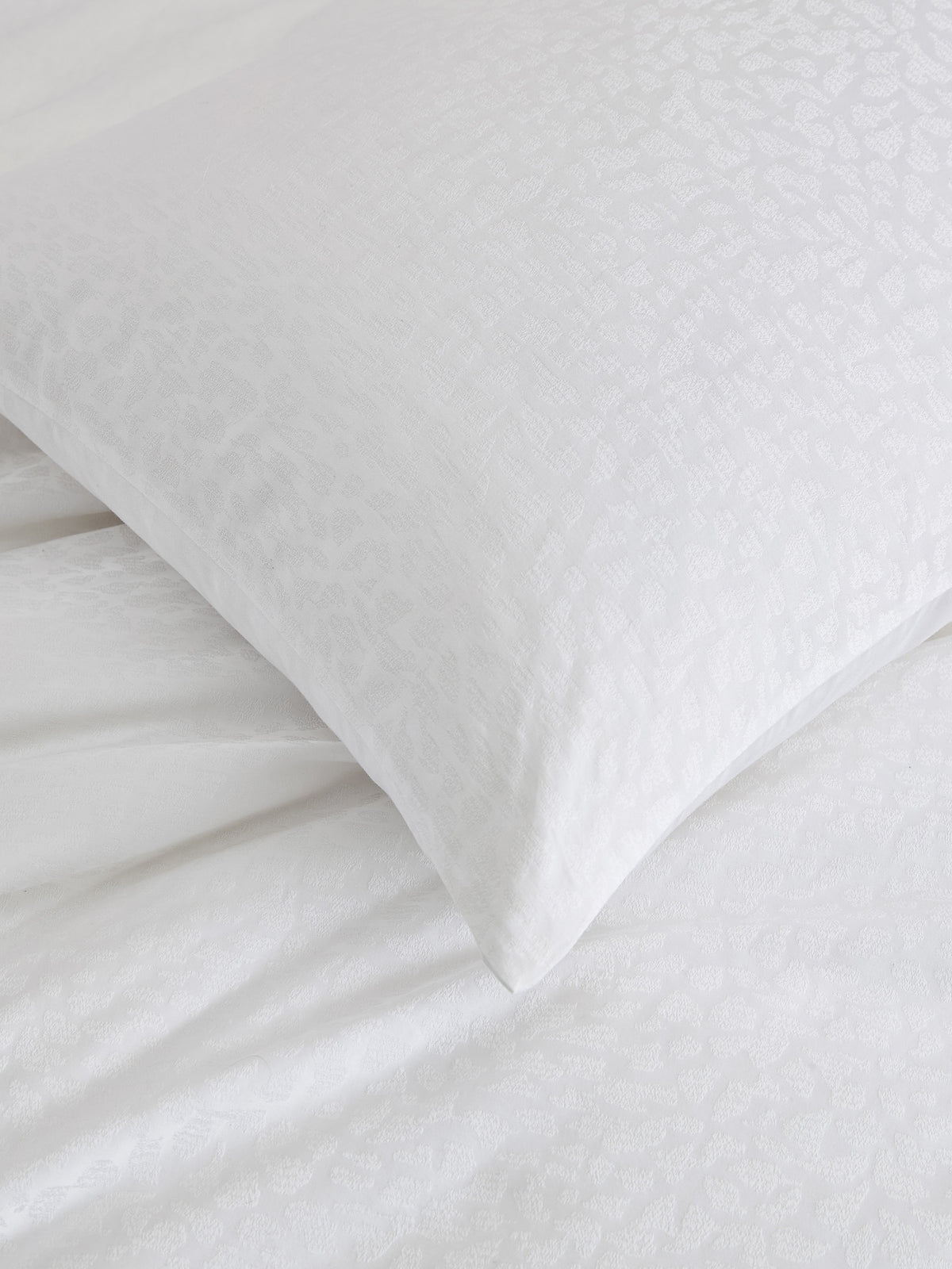 Vera Wang All Over Leaf Jacquard Standard Sham