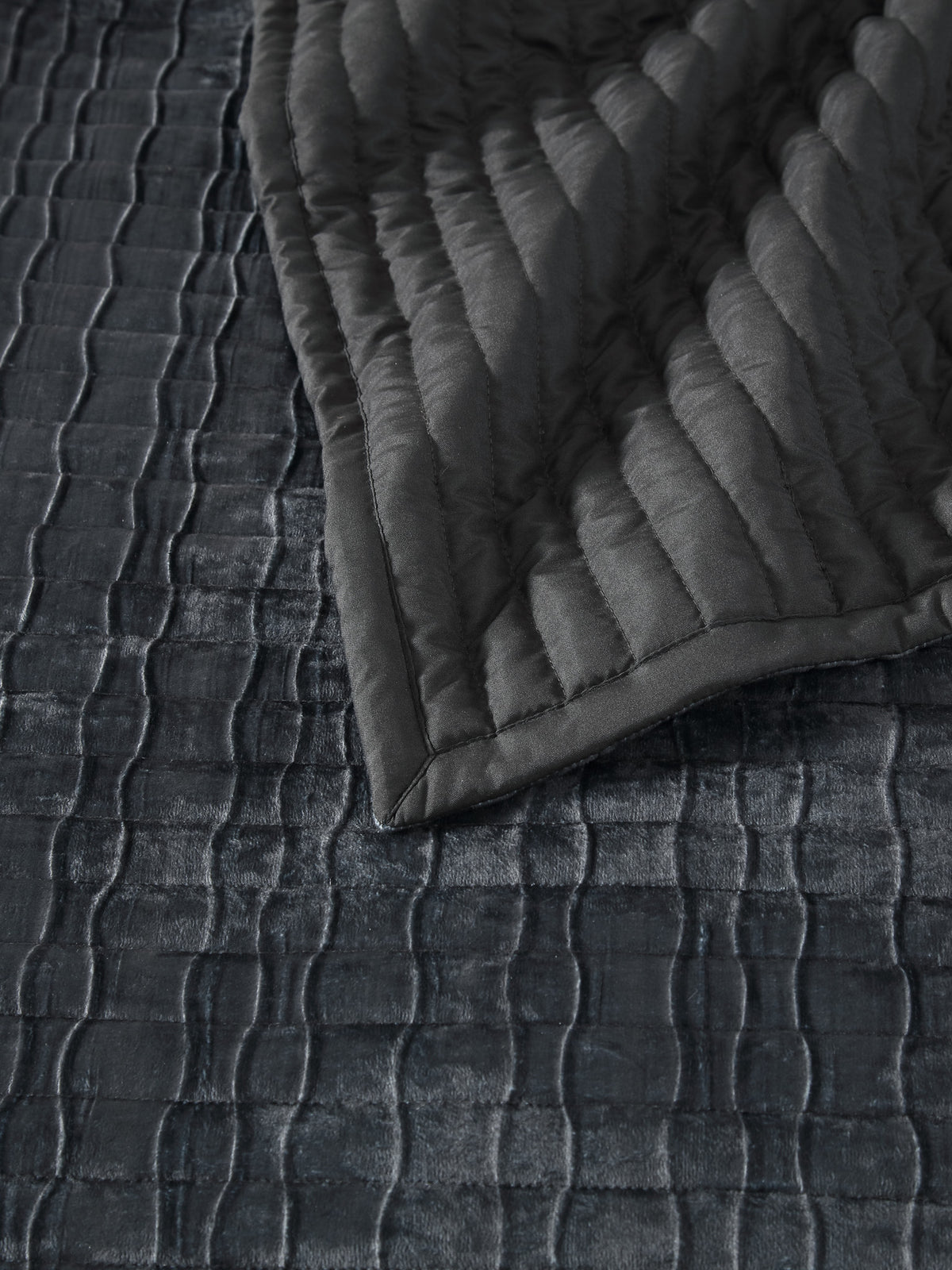Vera Wang Chambray Weave Geometric Waves Quilt