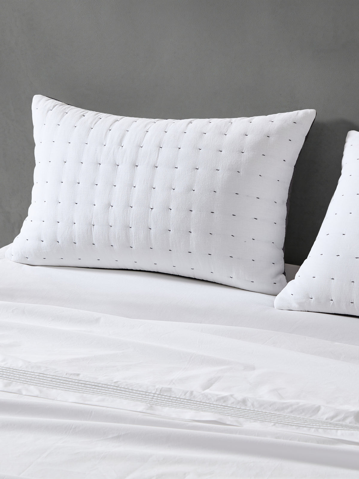 Vera Wang Contrast Bobbin Thread Quilted Standard Sham