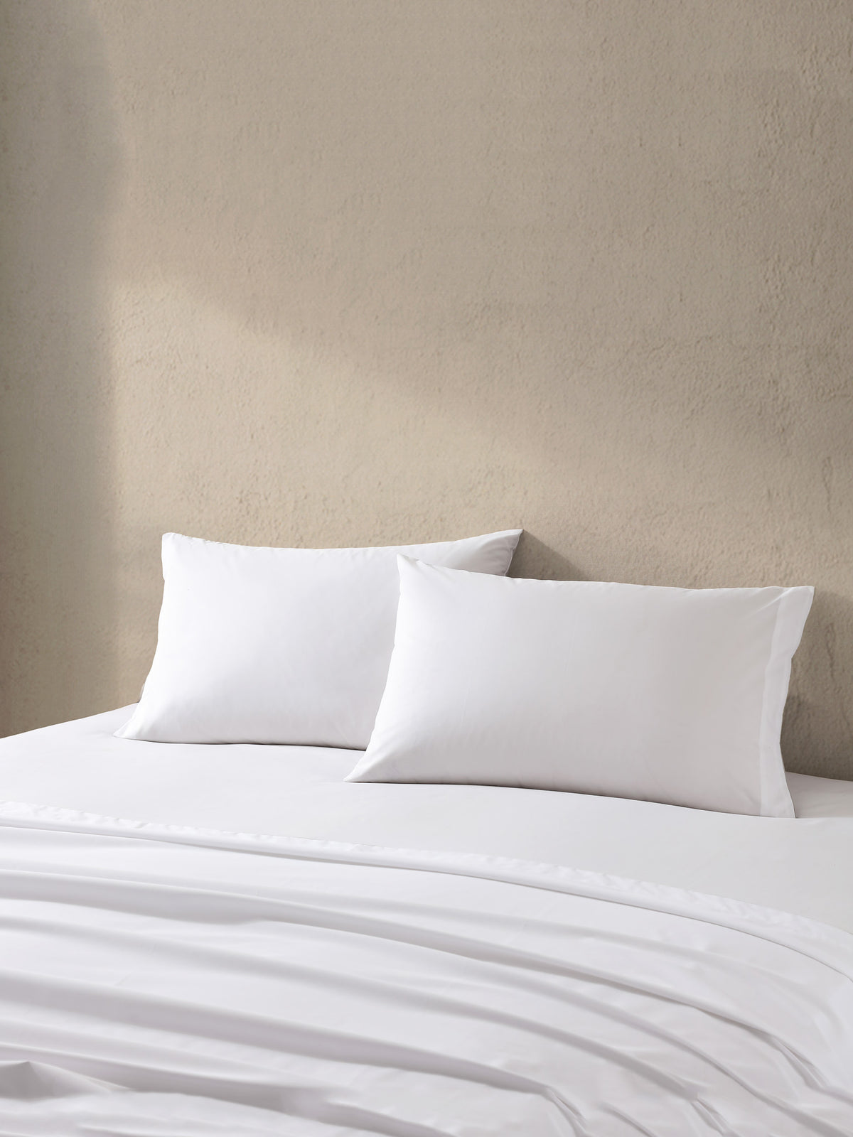 Vera Wang Lattice Tucks Pillowcase Pair